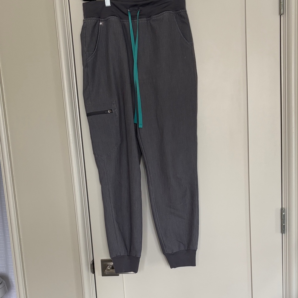 Figs Scrub Set - image 5